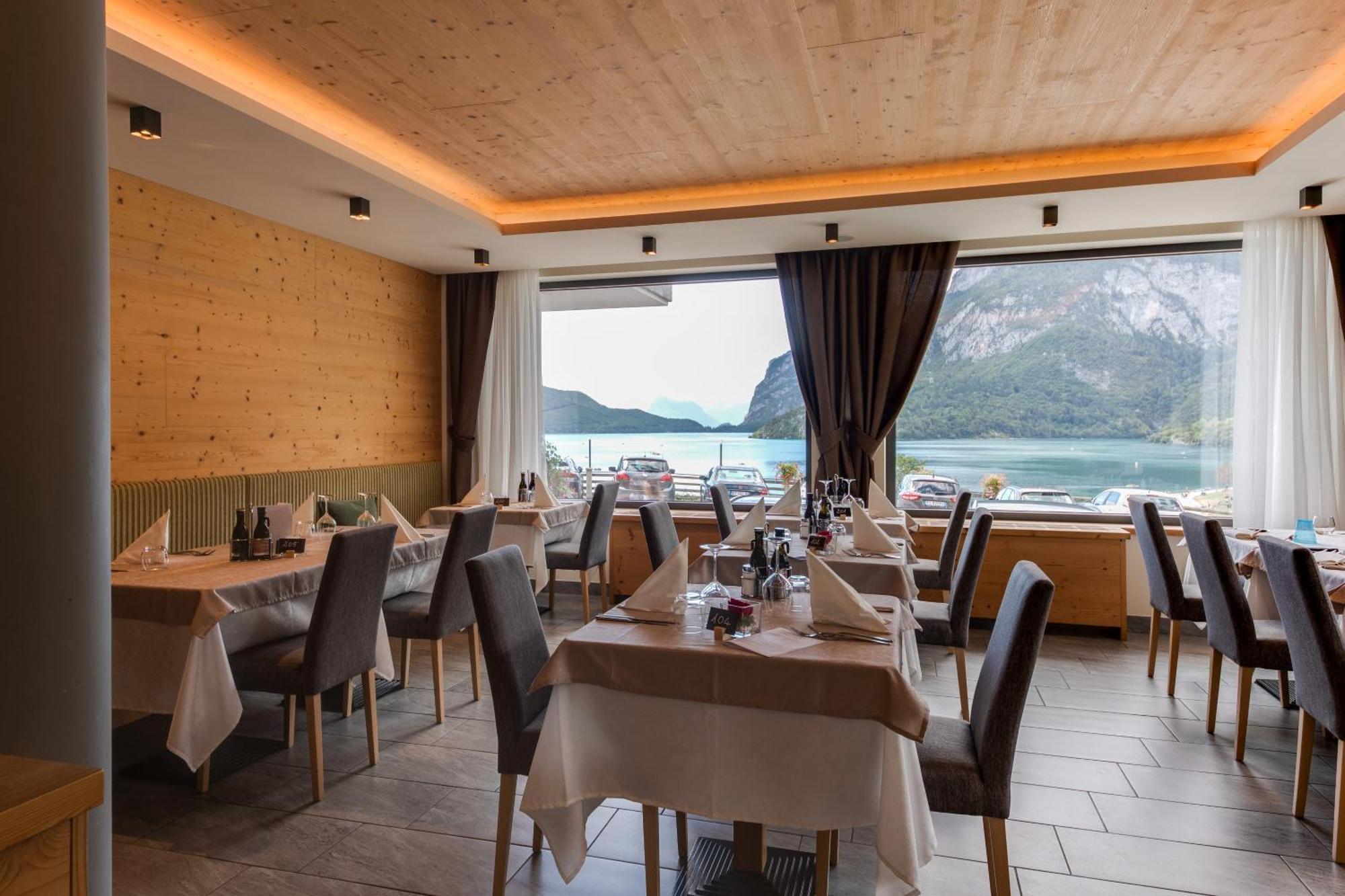 Hotel Fontanella Molveno Exteriör bild