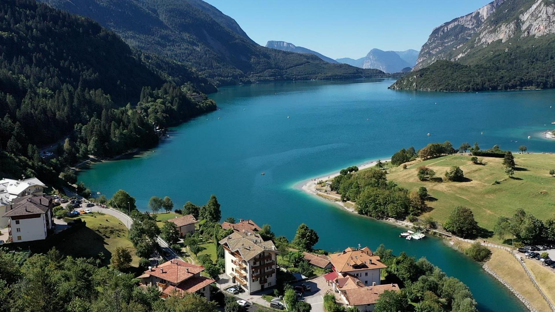 Hotel Fontanella Molveno Exteriör bild