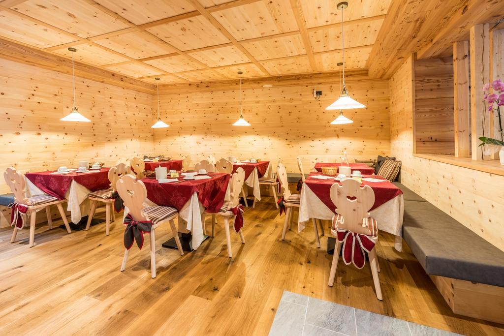 Hotel Fontanella Molveno Exteriör bild